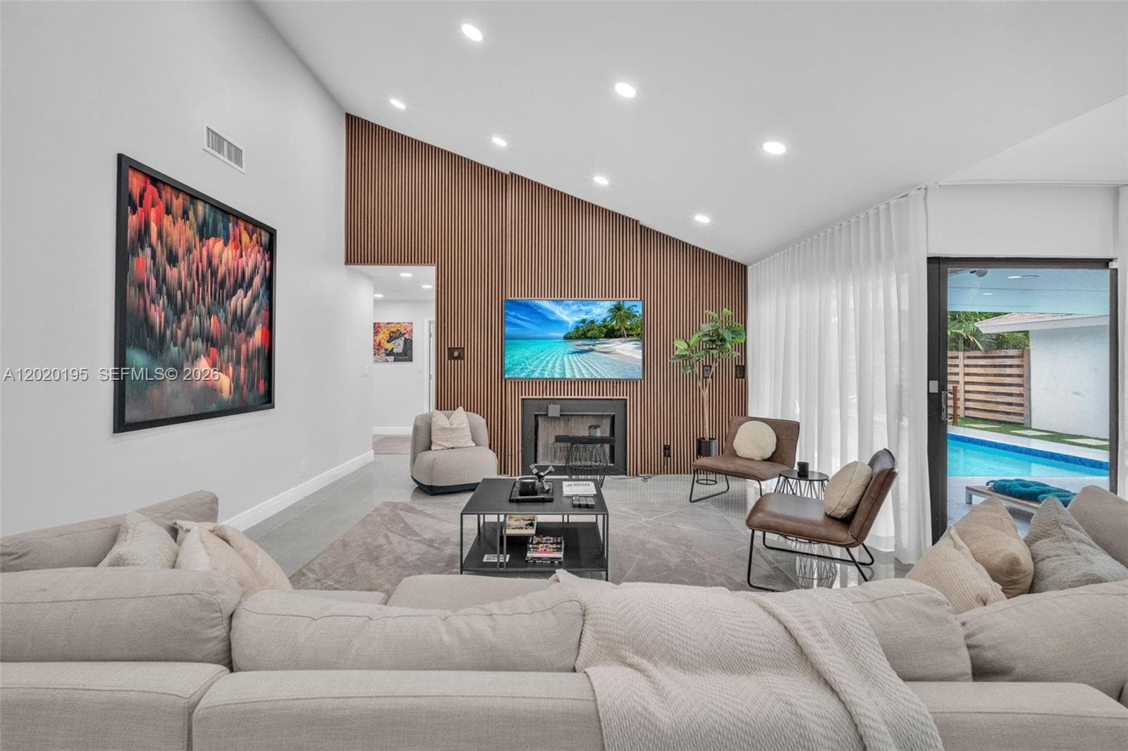 136 Greens Rd, Hollywood FL 33021 photo 2