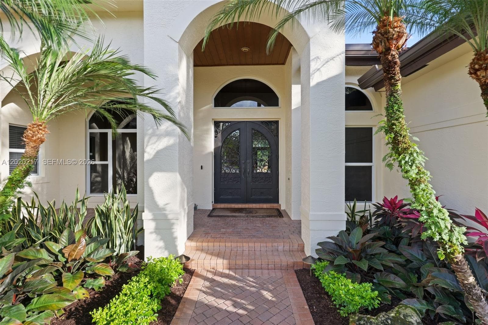 10018 Laurel Rd, Davie FL 33328 photo 2