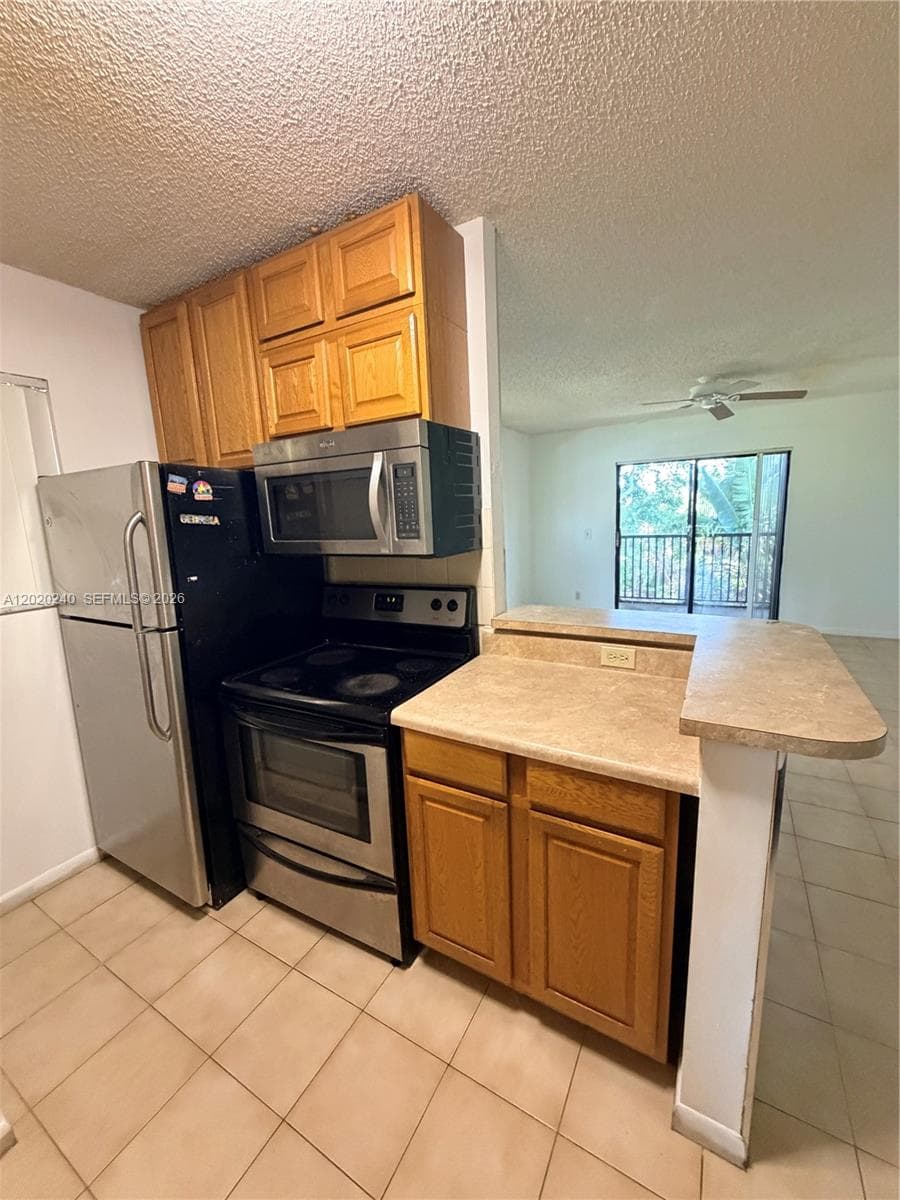 588 Trace Cir # 202, Deerfield Beach FL 33441 photo 4
