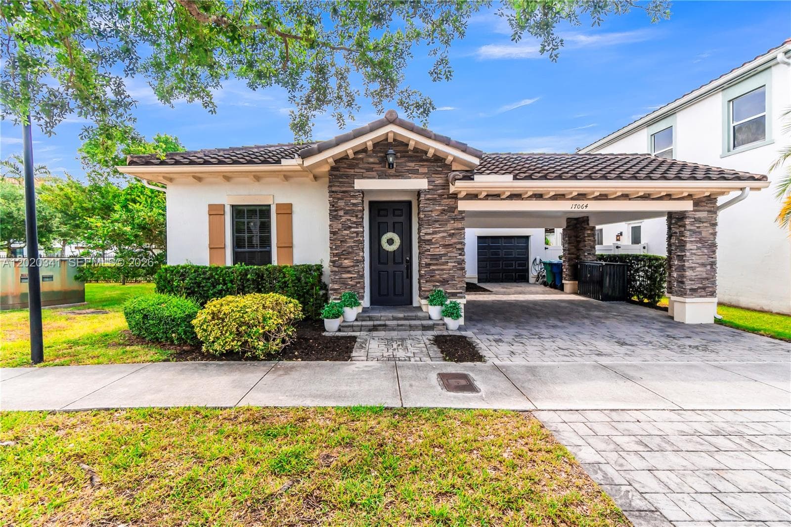 17064 SW 90th Way, Miami FL 33196 photo 2