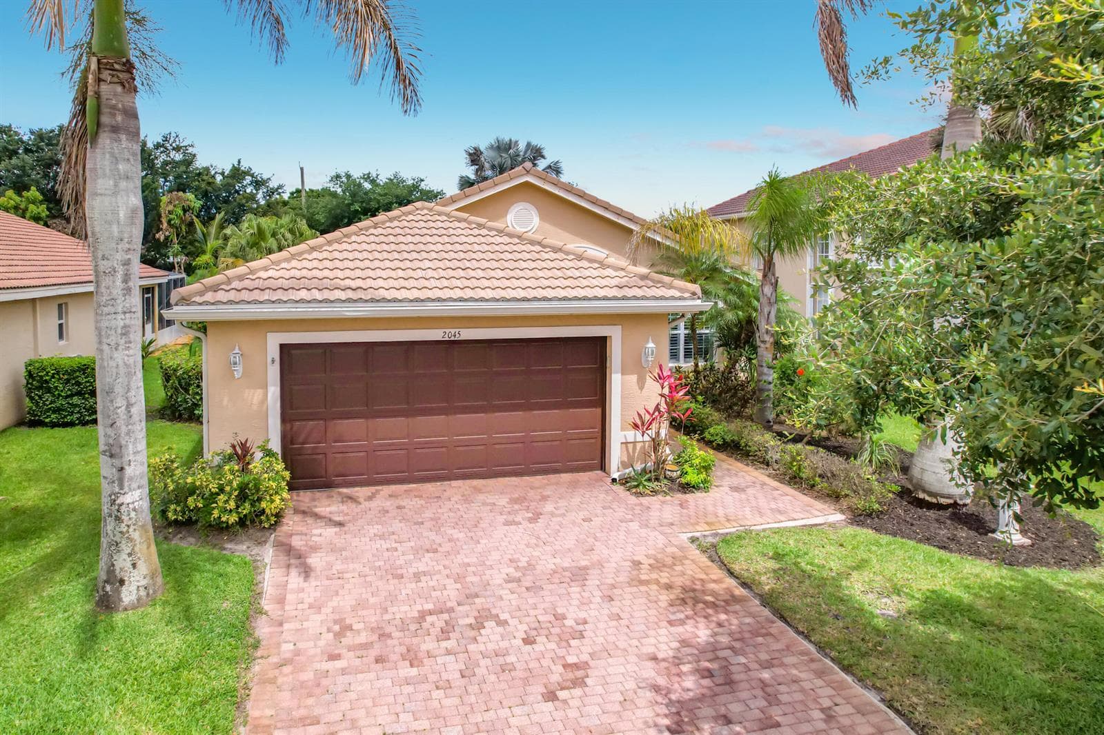 2045 Grey Falcon Circle SW, Vero Beach FL 32962 photo 2