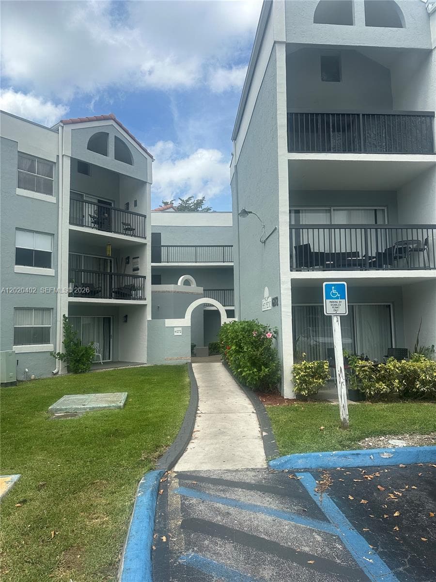 6272 NW 186th St # 212, Hialeah FL 33015