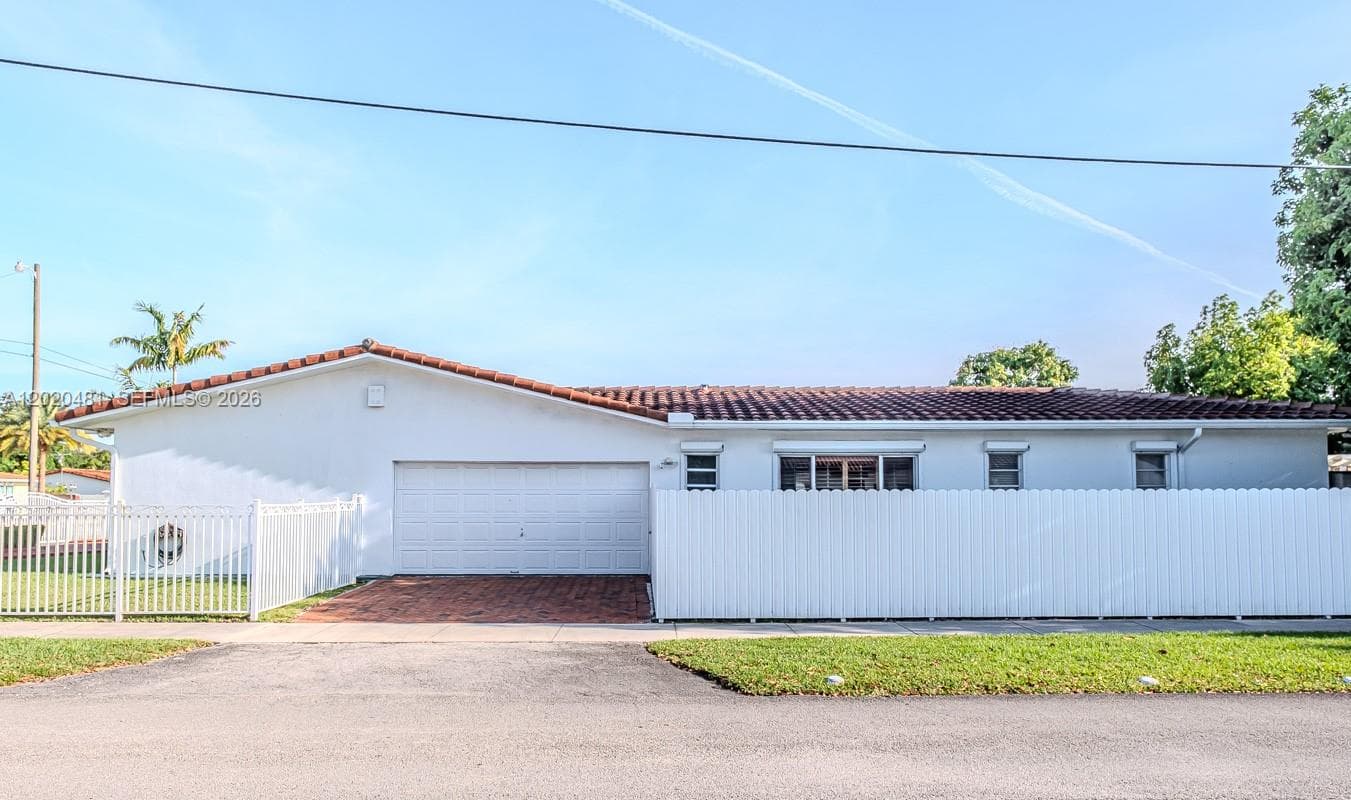 3400 SW 108th Ave, Miami FL 33165 photo 3