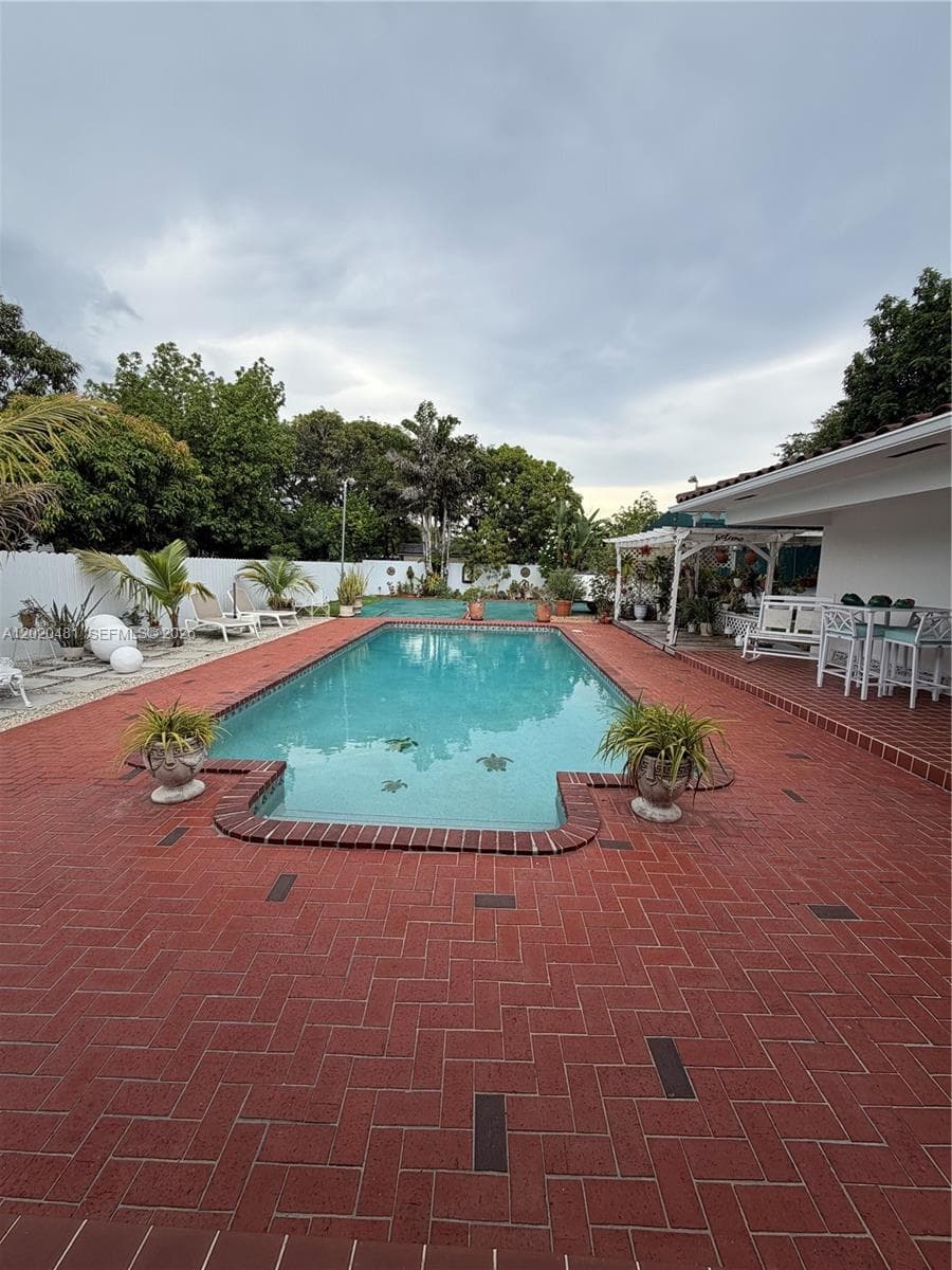 3400 SW 108th Ave, Miami FL 33165 photo 4