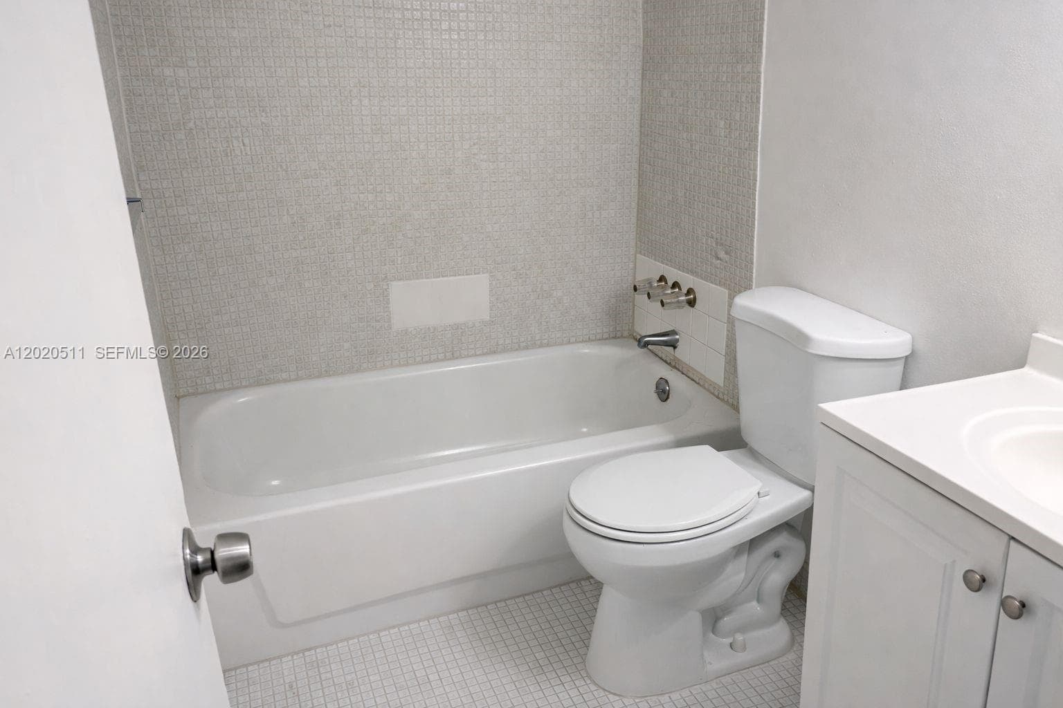 496 NW 165th # 412, Miami FL 33169 photo 3