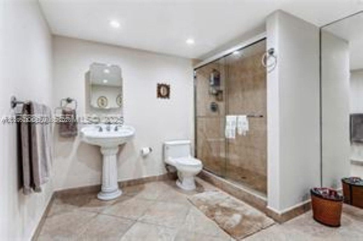 3800 Oaks Clubhouse Dr # 307, Pompano Beach FL 33069 photo 5