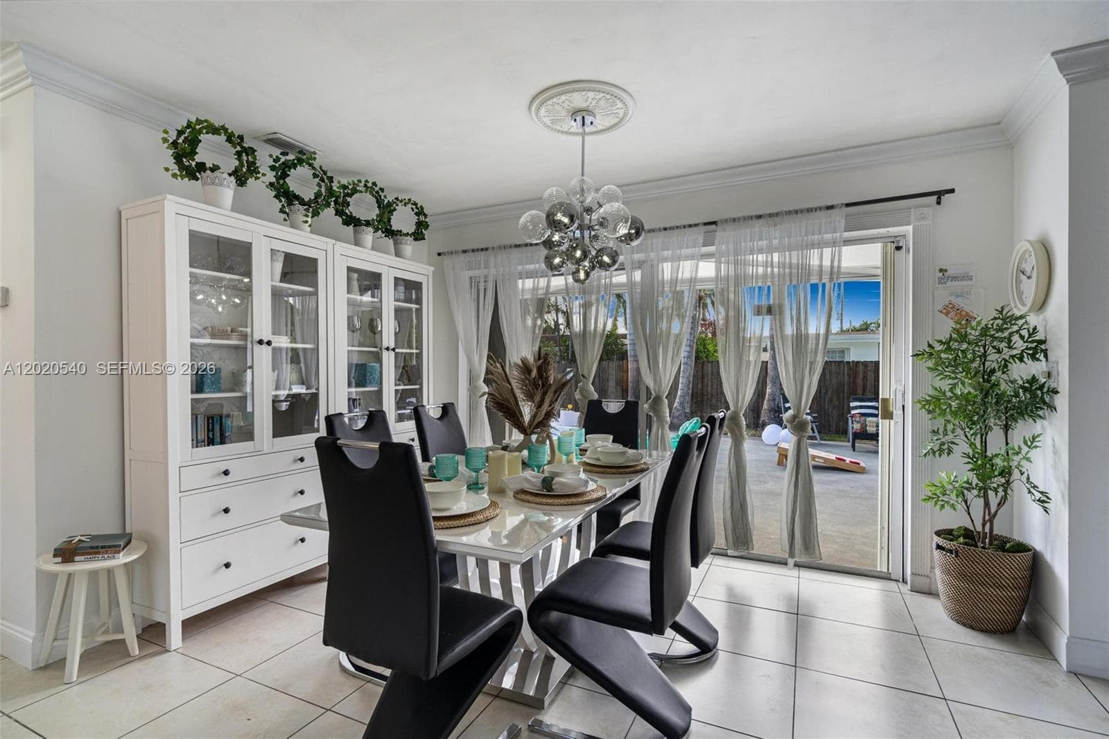 1012 N 13th Ter, Hollywood FL 33019 photo 2