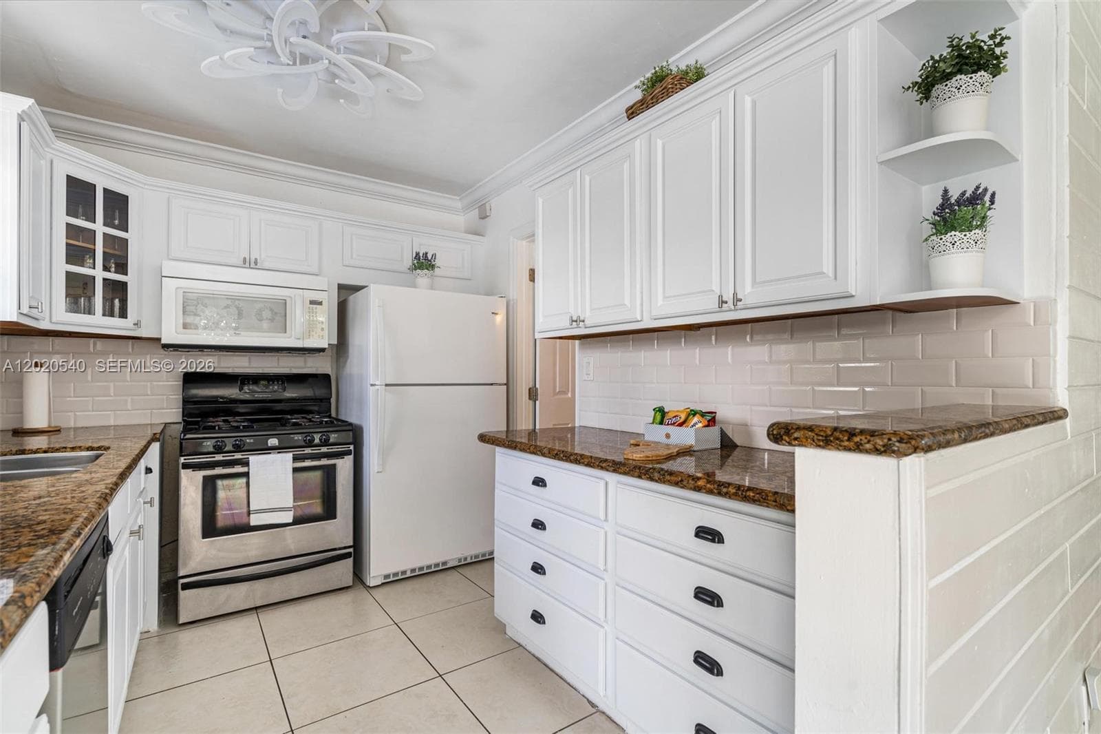 1012 N 13th Ter, Hollywood FL 33019 photo 3