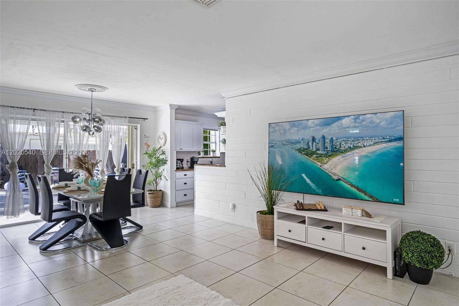 1012 N 13th Ter, Hollywood FL 33019 photo 4