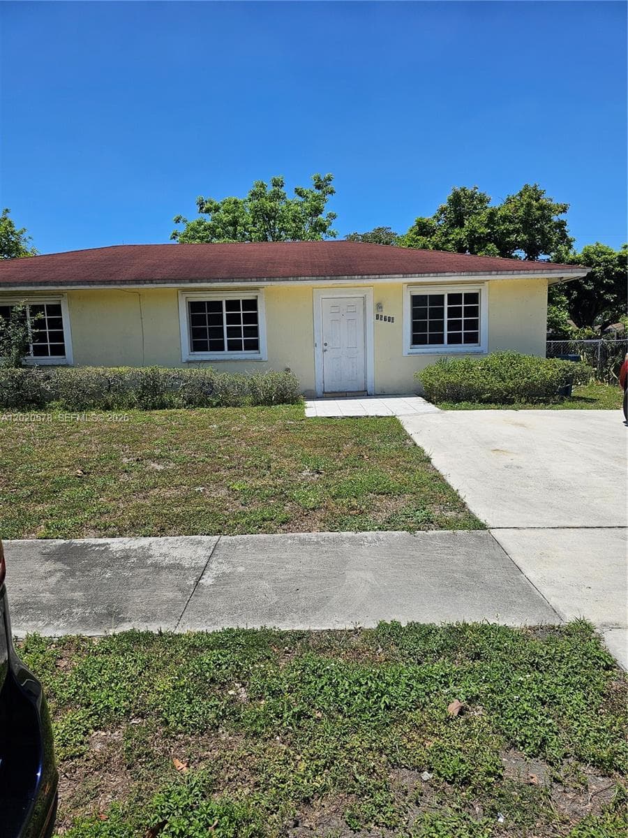 15700 NW 37th Pl, Miami Gardens FL 33054