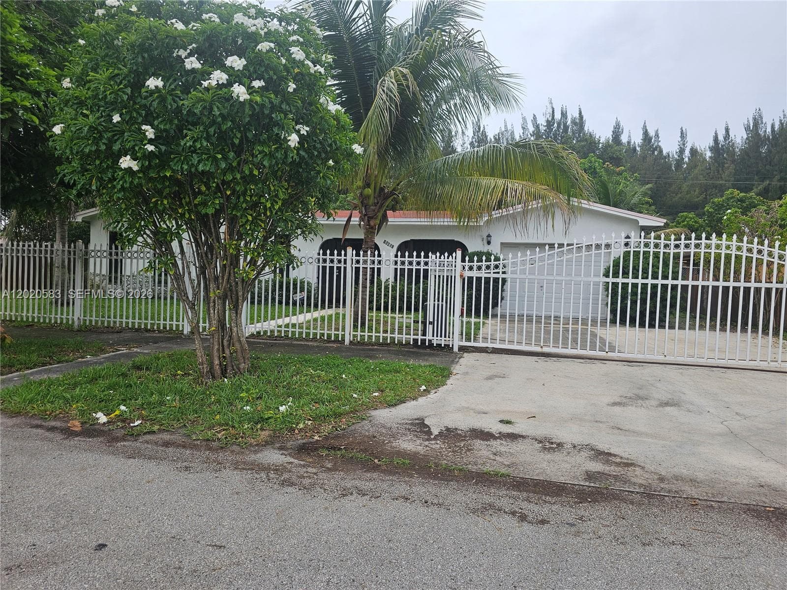 15851 NW 37th Ct, Miami Gardens FL 33054 photo 3