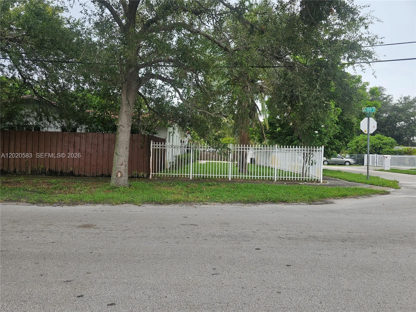 15851 NW 37th Ct, Miami Gardens FL 33054 photo 4
