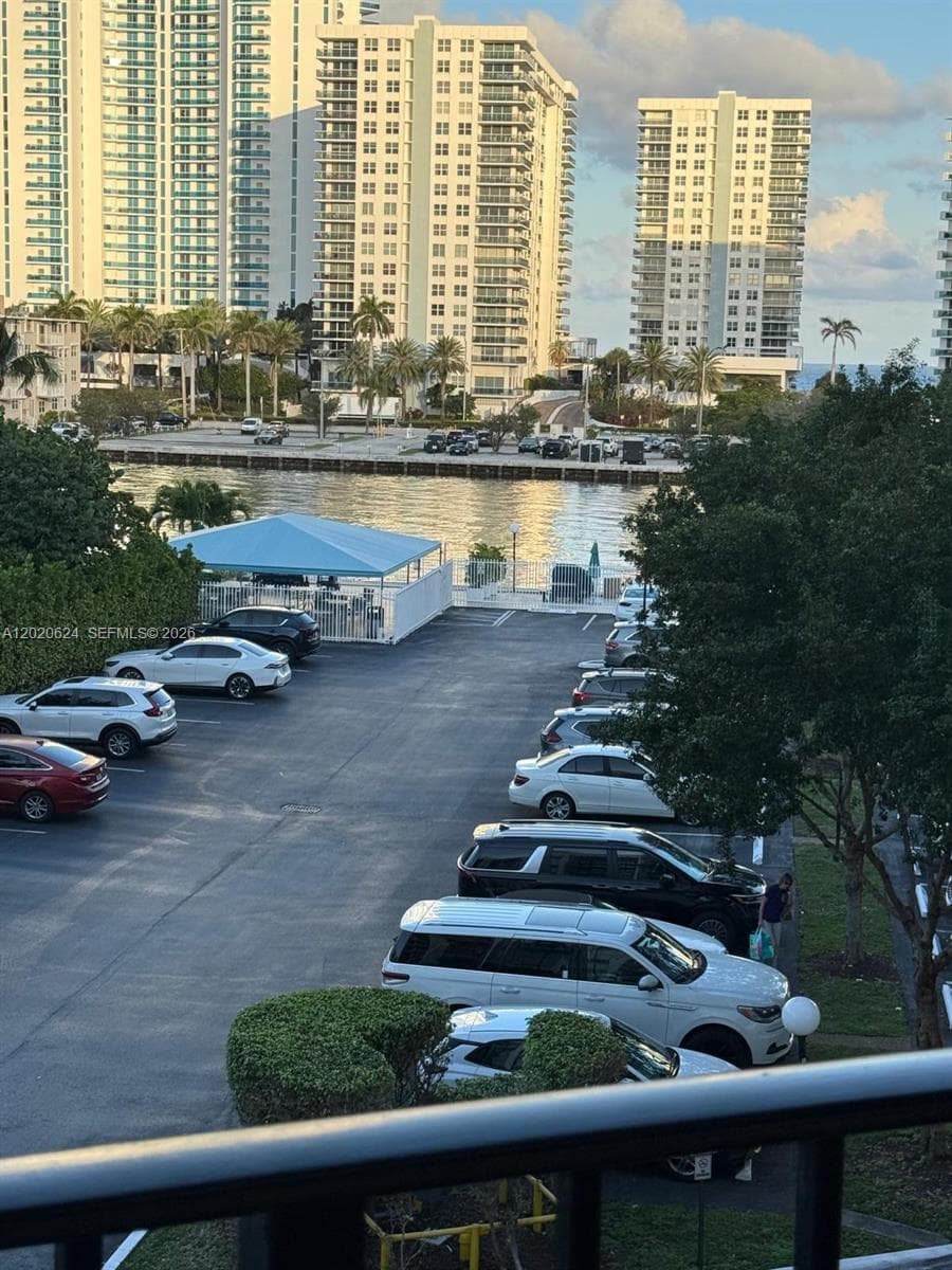 800 Parkview Dr # 406, Hallandale Beach FL 33009 photo 2