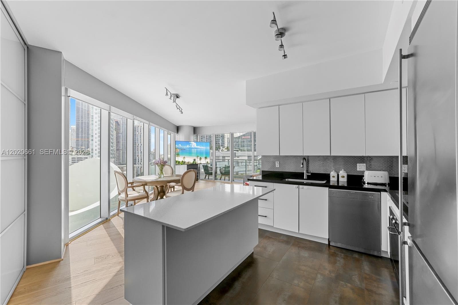 92 SW 3rd St # 1201, Miami FL 33130 photo 4