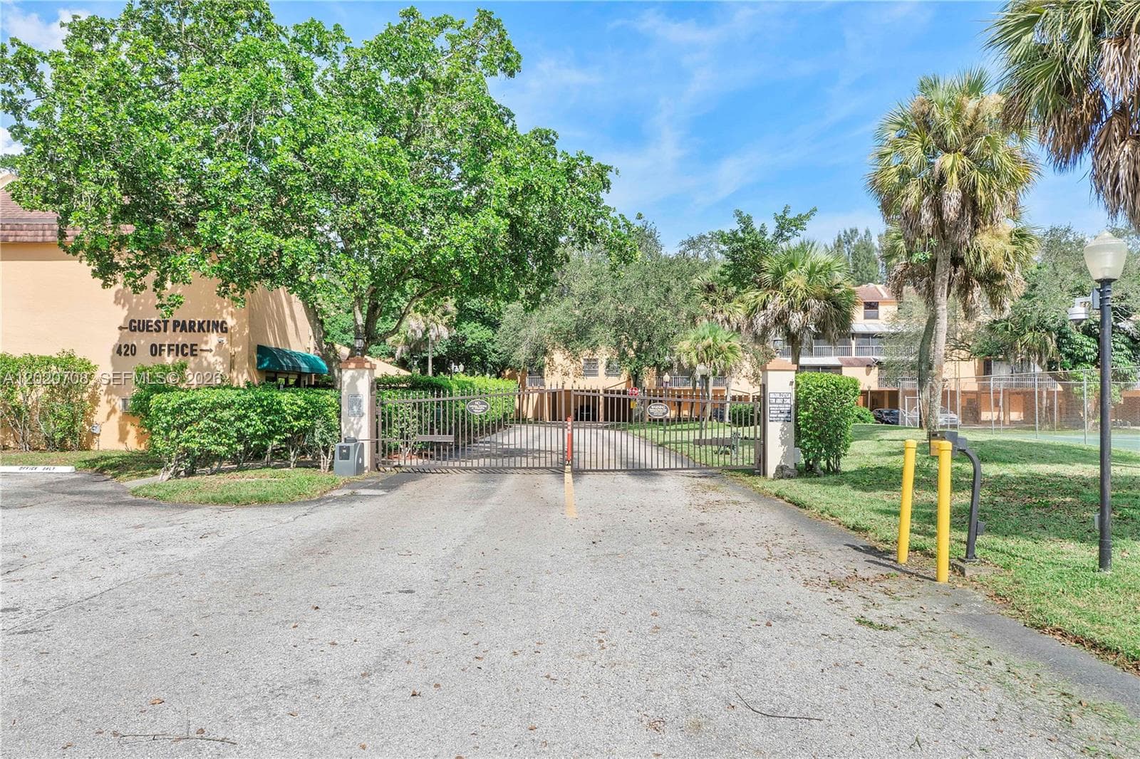 430 Commodore Dr # 213, Plantation FL 33325 photo 3