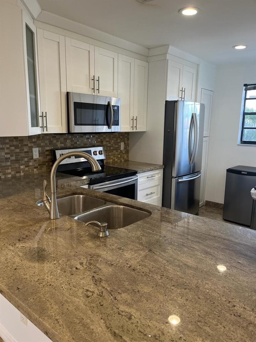 283 NW 36th Avenue, Deerfield Beach FL 33442 photo 4