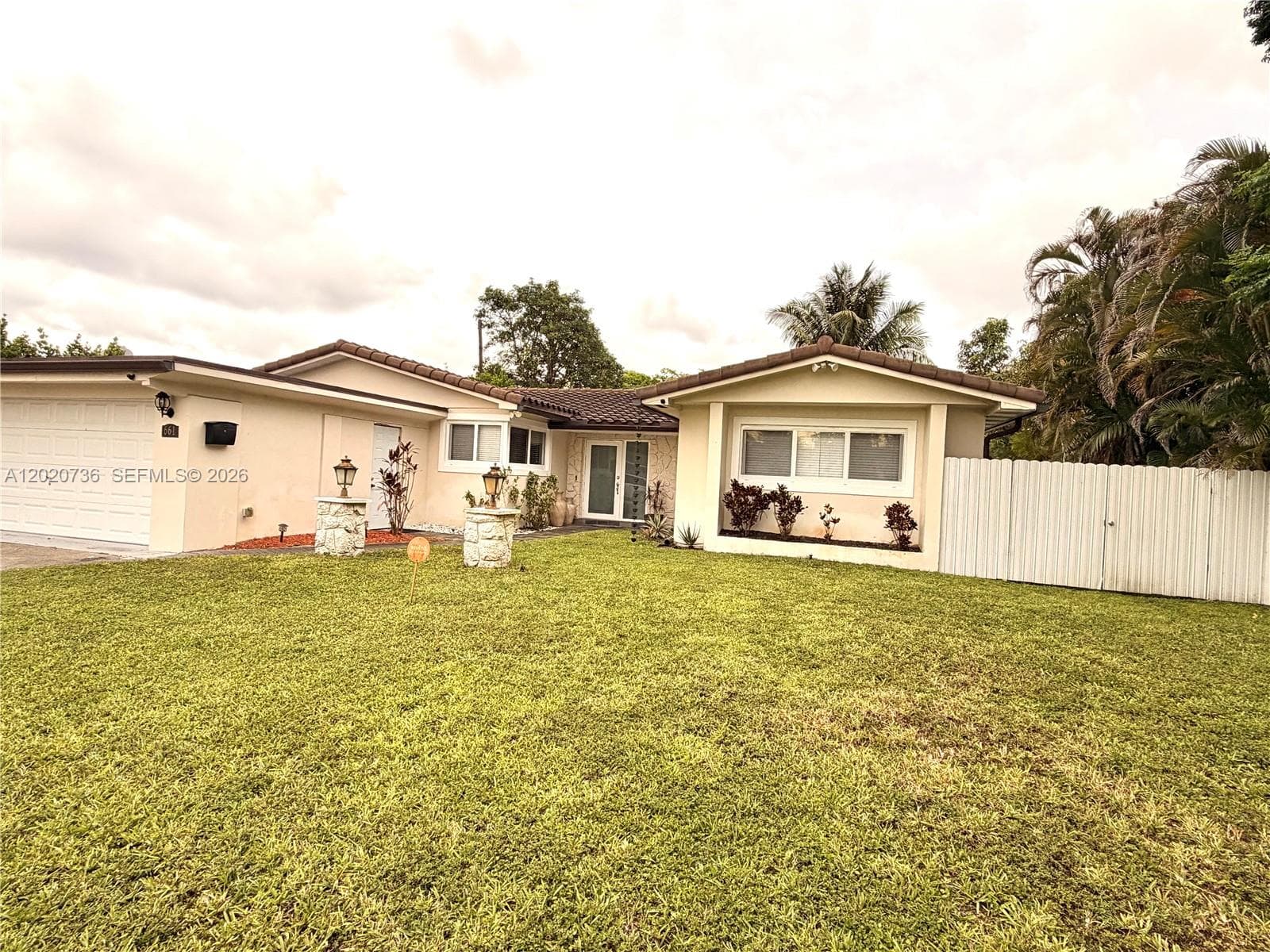 661 SW 67th Ave, Pembroke Pines FL 33023 photo 2