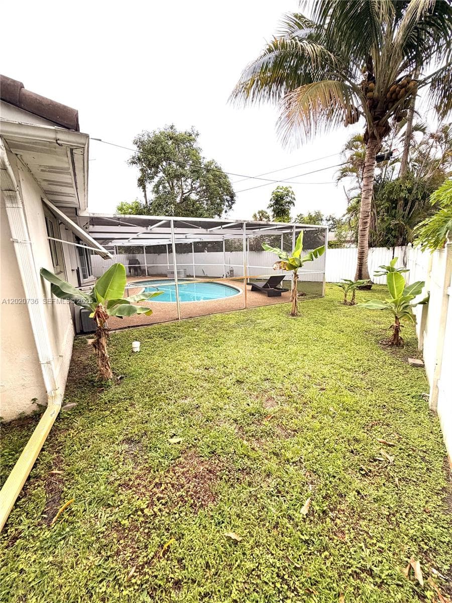 661 SW 67th Ave, Pembroke Pines FL 33023 photo 5