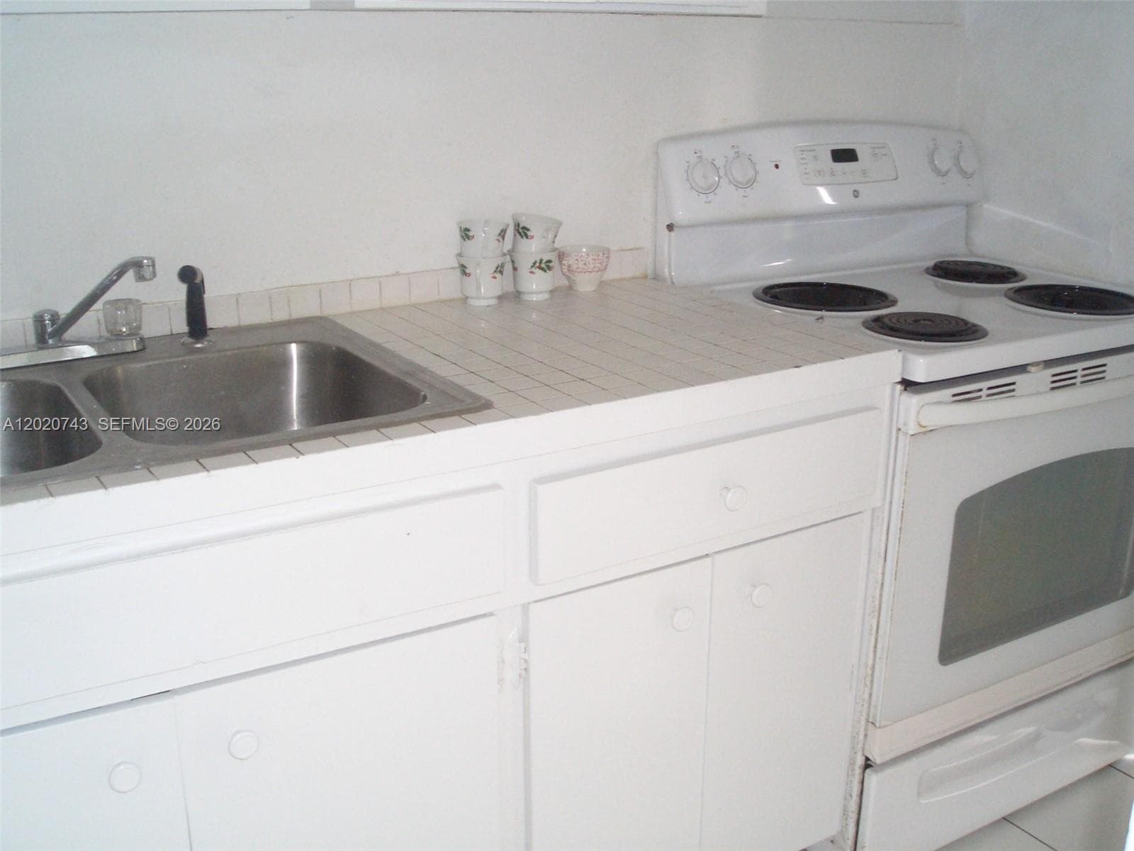 9760 SW 184th St # 16D, Cutler Bay FL 33157 photo 2