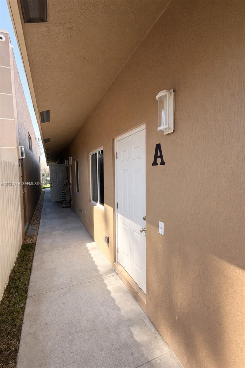 1015 NW 8th Ave # A, Fort Lauderdale, FL 33311 photo 2