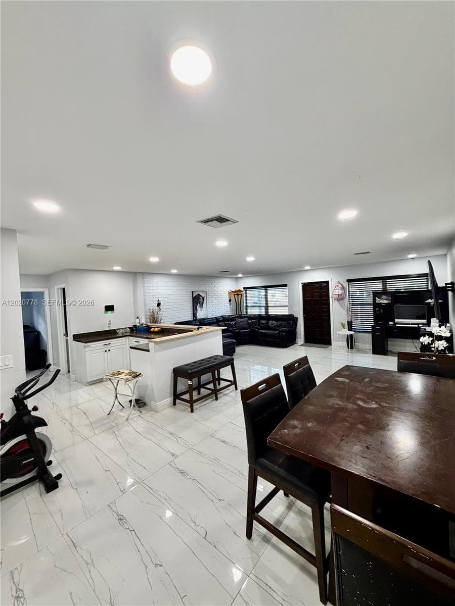 518 NW 47th Ct, Oakland Park FL 33309 photo 5