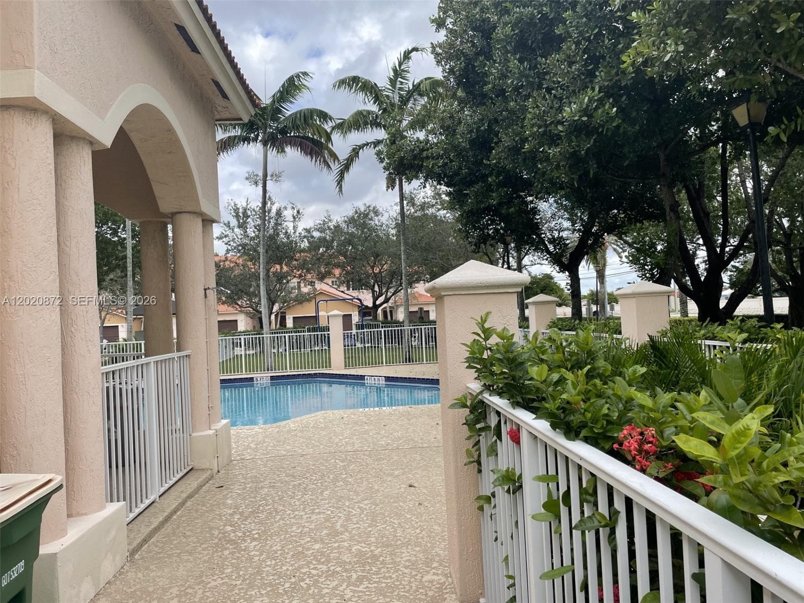 8835 S Isles Cir, Tamarac FL 33321 photo 3