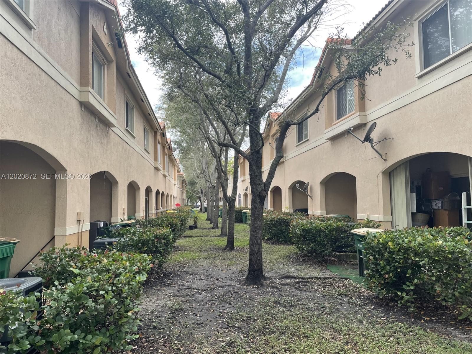 8835 S Isles Cir, Tamarac FL 33321 photo 5