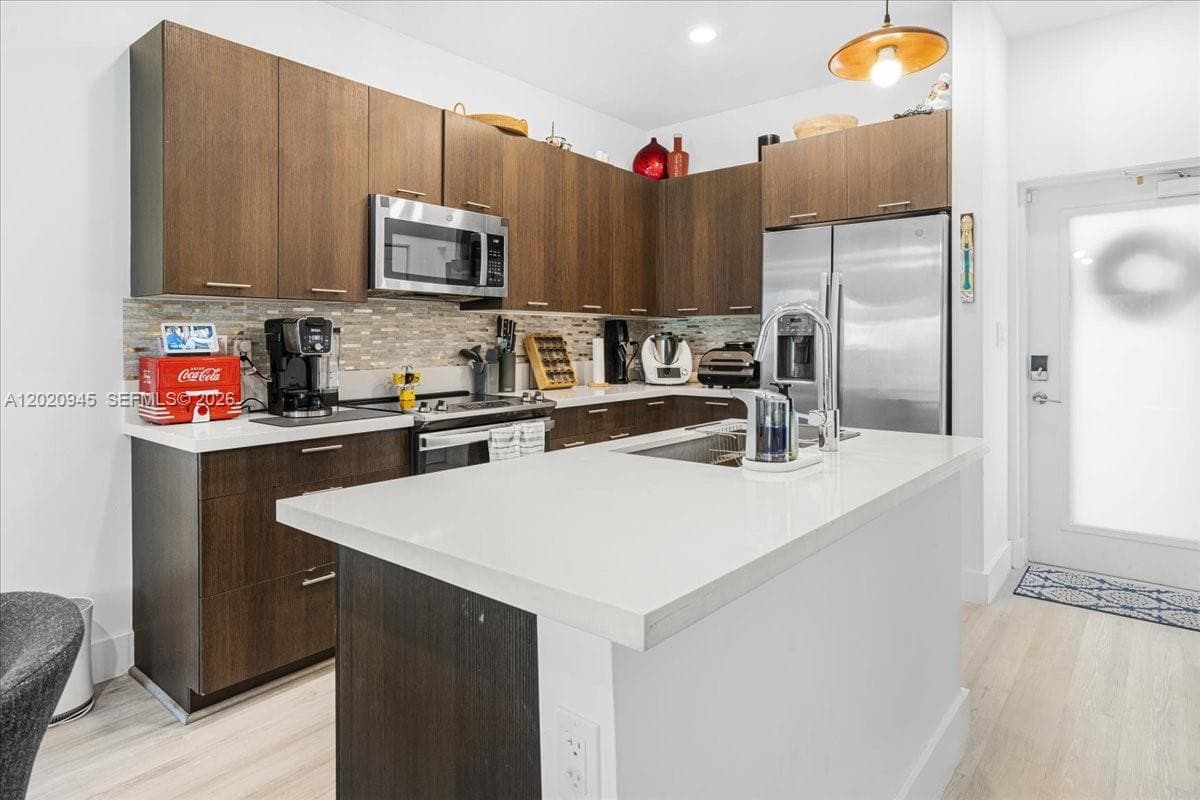 8301 NW 41st St # 309, Doral FL 33166