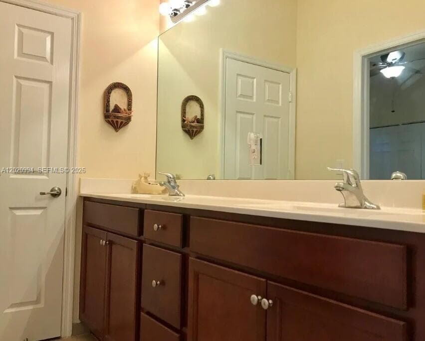 5919 NW 56th Pl, Tamarac FL 33319 photo 3