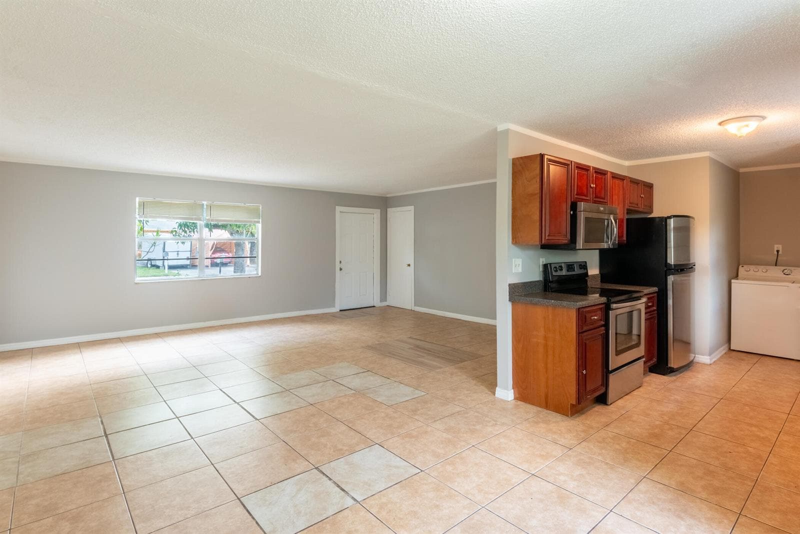 1218 Giller Avenue, Mangonia Park FL 33407 photo 2