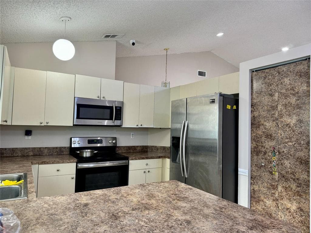 1038 W Jasmine Lane, North Lauderdale FL 33068 photo 5