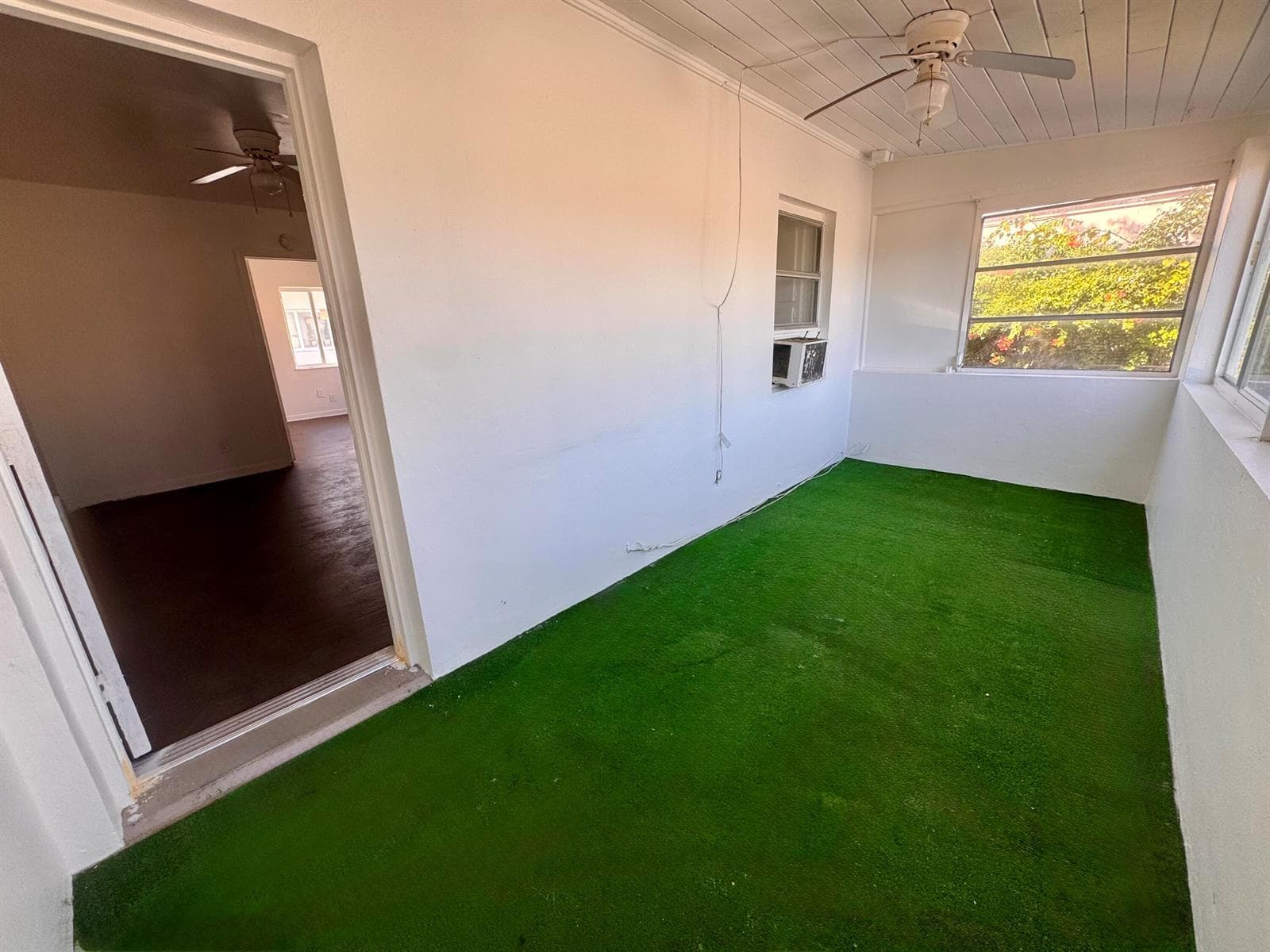 2515 Avenue E, Riviera Beach FL 33404 photo 2