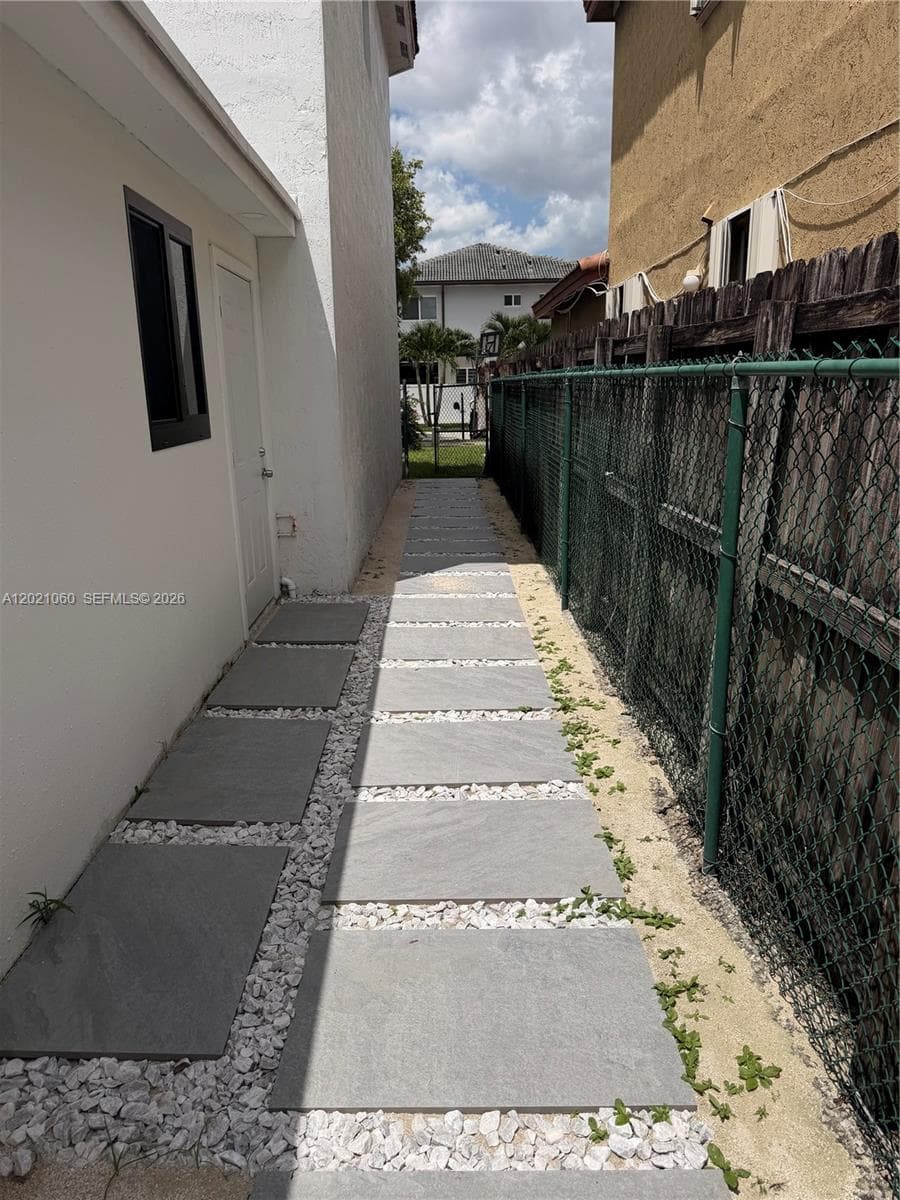16536 SW 54th St # 1, Miami, FL 33185 photo 5