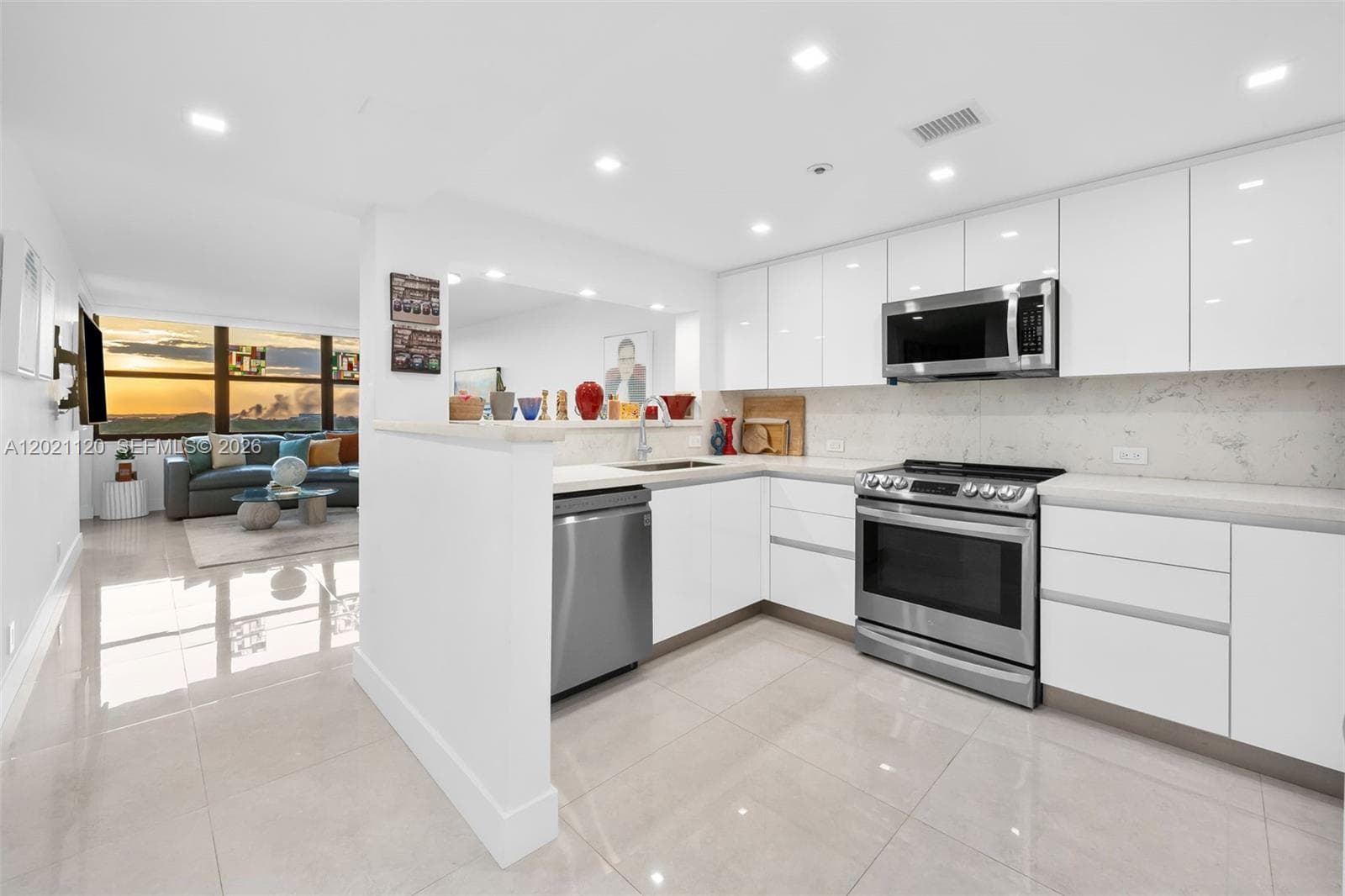 2555 Collins Ave # 1106, Miami Beach FL 33140 photo 3