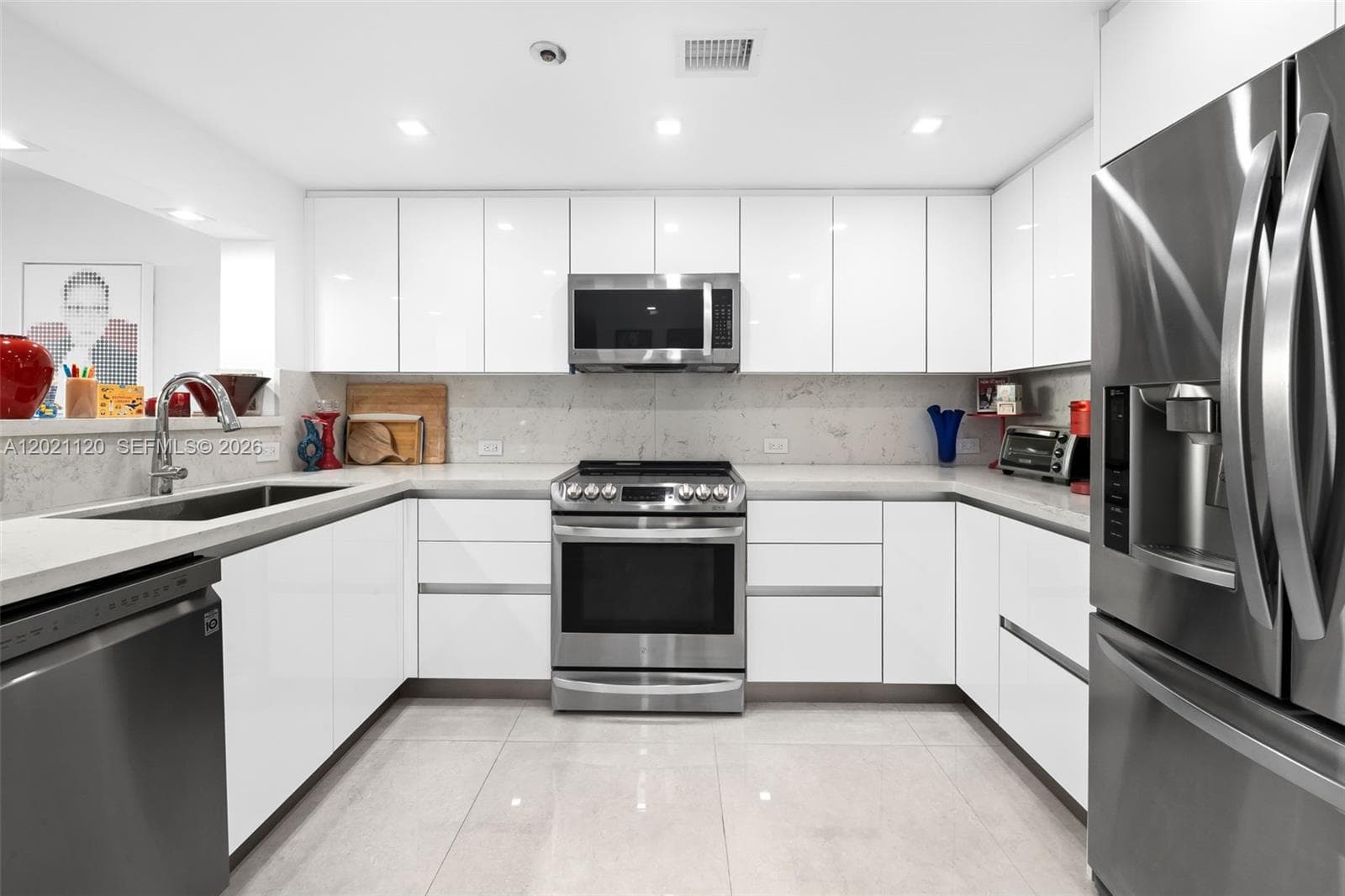 2555 Collins Ave # 1106, Miami Beach FL 33140 photo 4