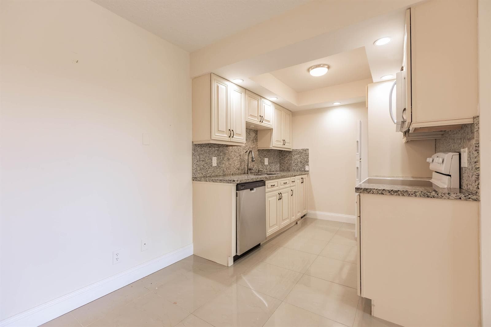 4302 Martinique Circle # H3, Coconut Creek FL 33066 photo 2