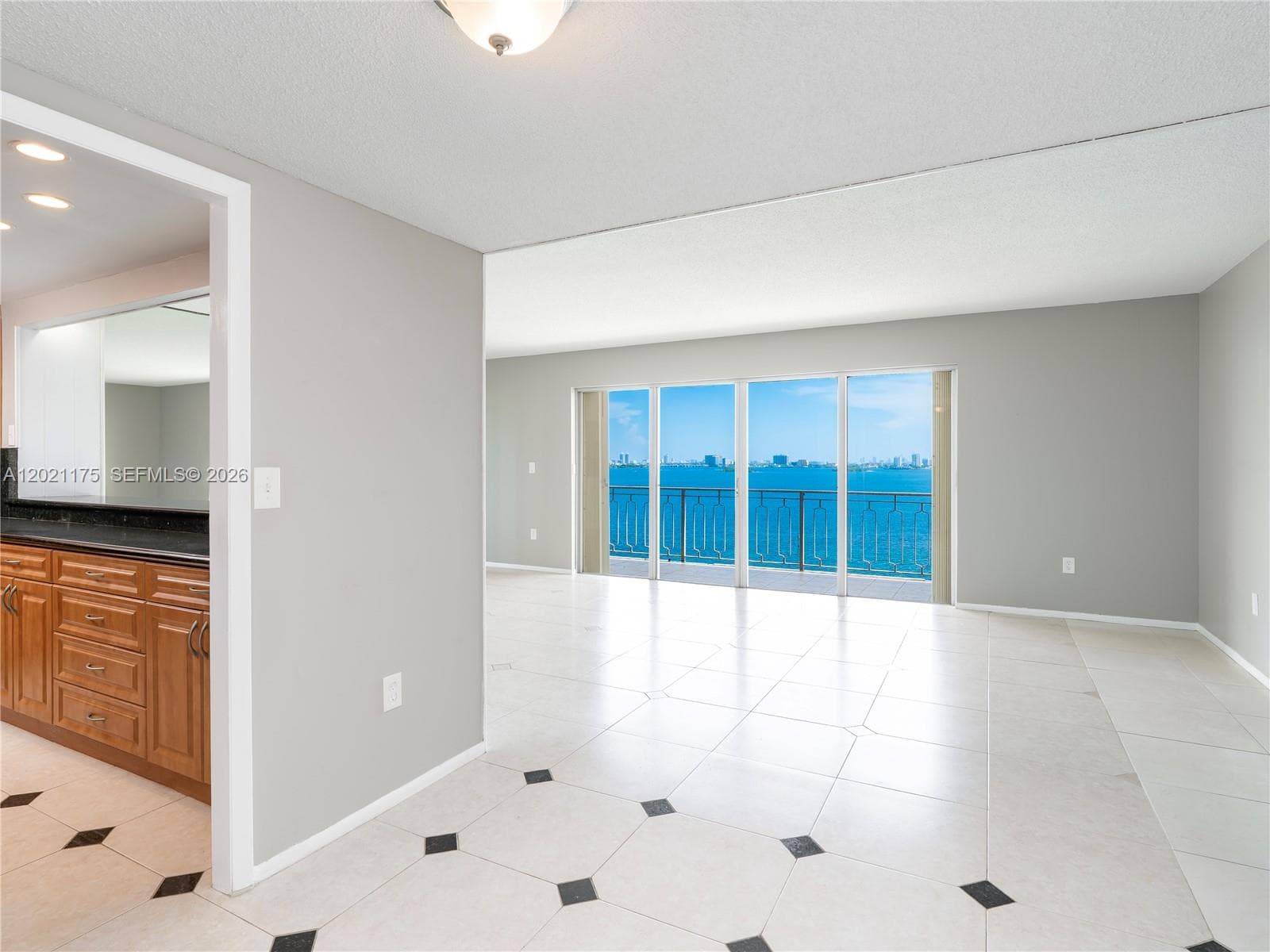 11111 Biscayne Blvd # 912, Miami FL 33181 photo 2