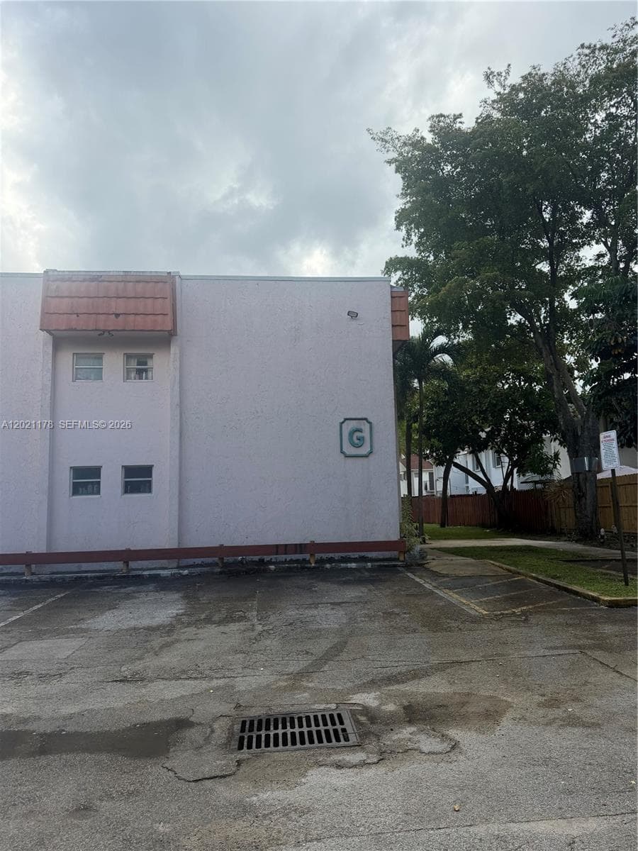 7610 Stirling Rd # 205G, Davie FL 33024 photo 4