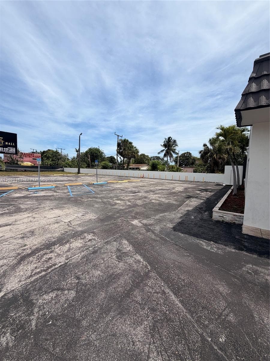 920 NW 119th St, Miami FL 33168 photo 2