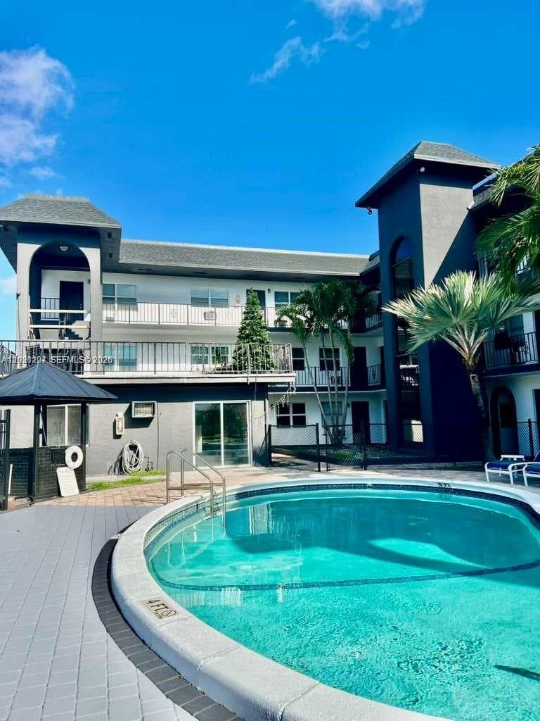1100 NE 9th Ave # 305, Fort Lauderdale FL 33304 photo 2