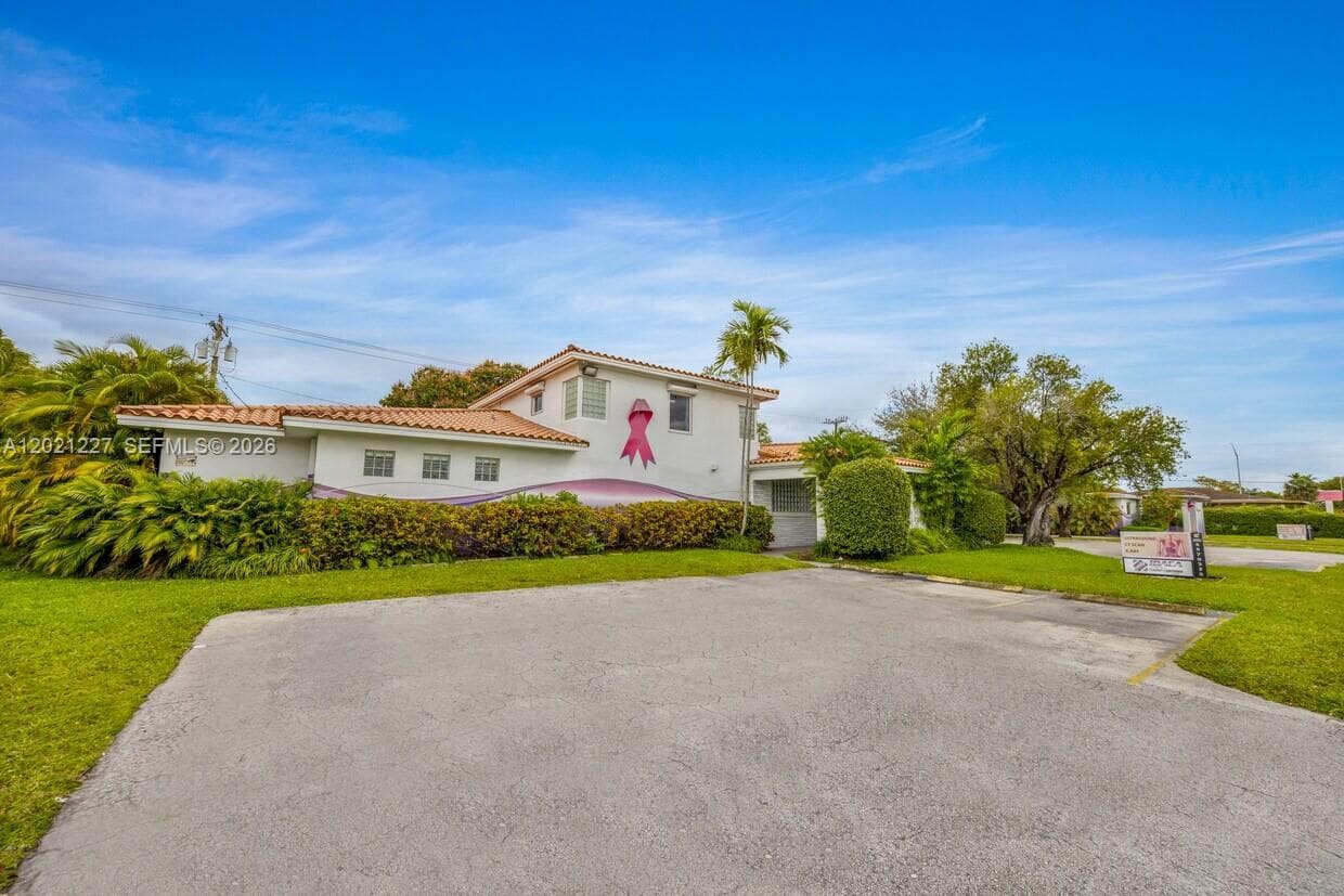49 W 49TH St, Miami Beach FL 33012 photo 2