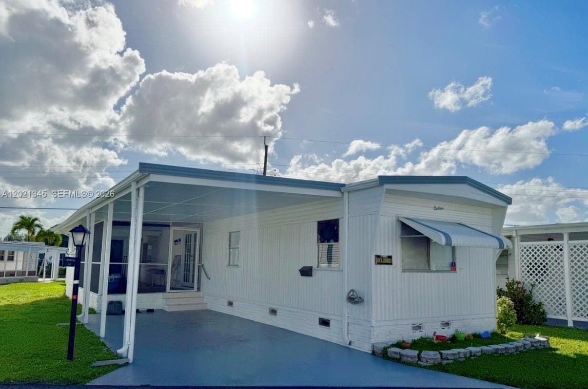 1332 S 33 AVE, Hollywood FL 33021