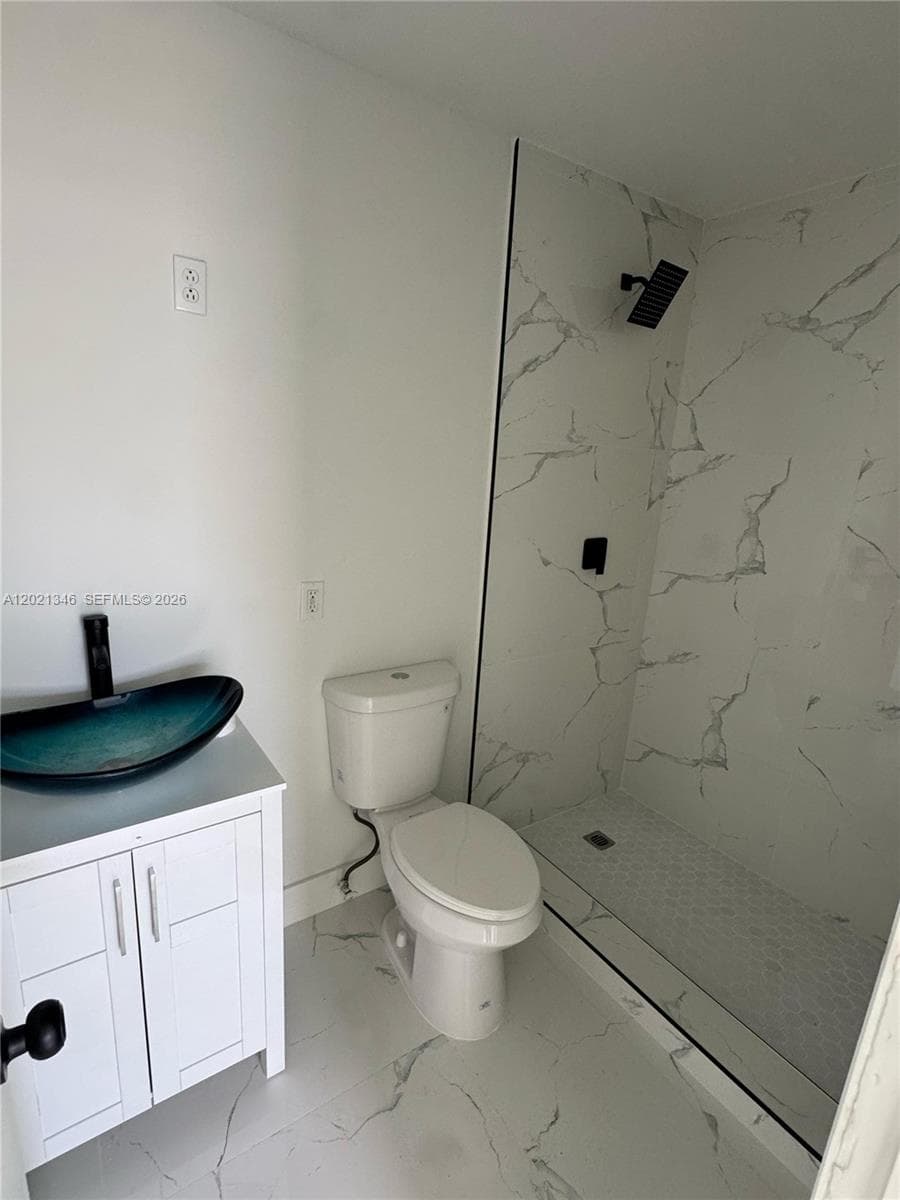 3070 NW 97th St, Miami FL 33147