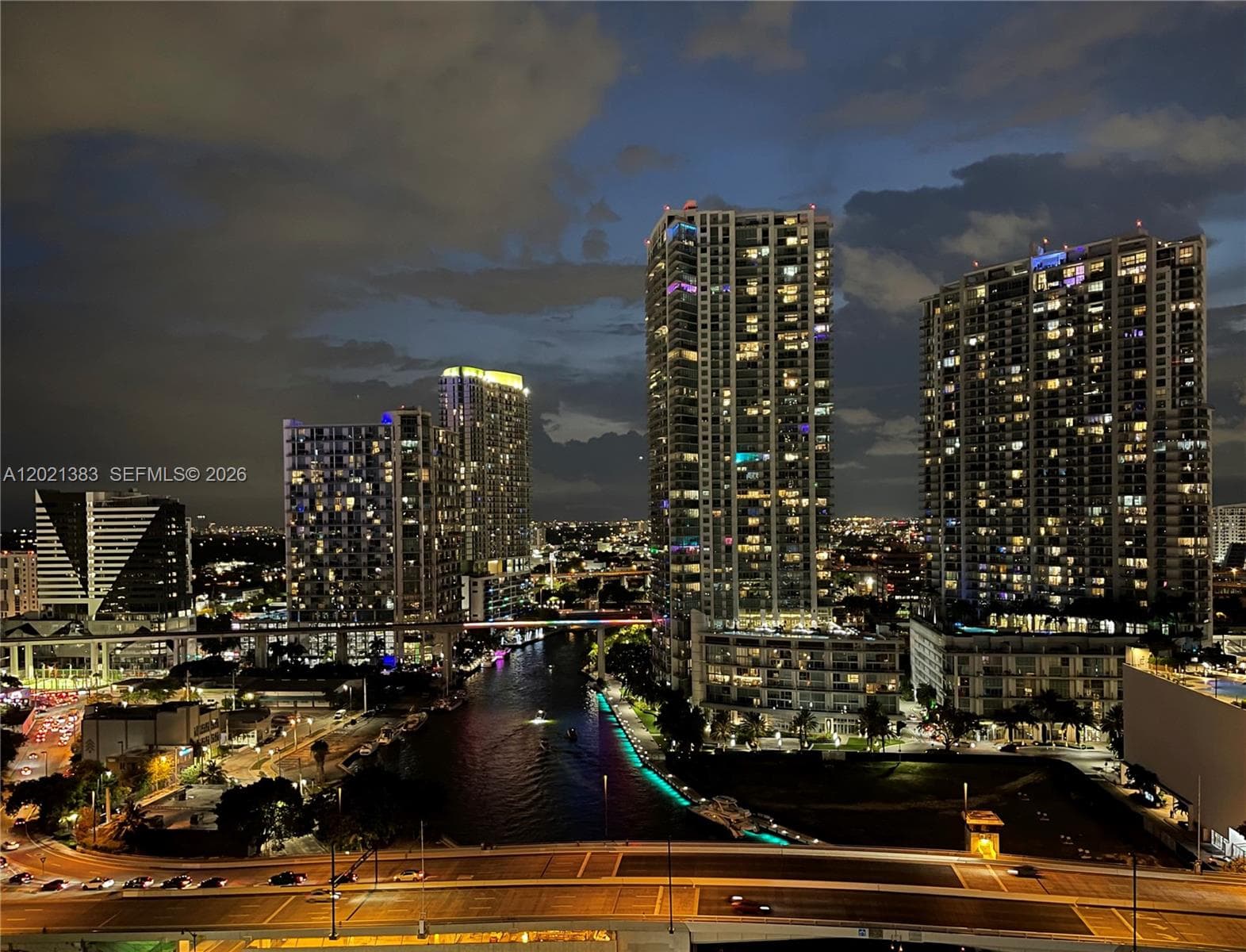 31 SE 5th St # 2307, Miami FL 33131 photo 2