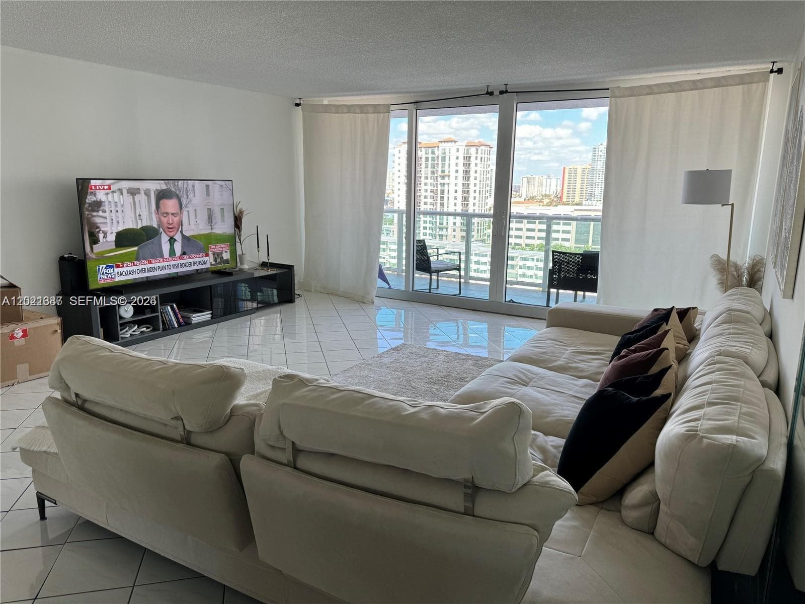 100 Bayview Dr # 1428, Sunny Isles Beach FL 33160 photo 4