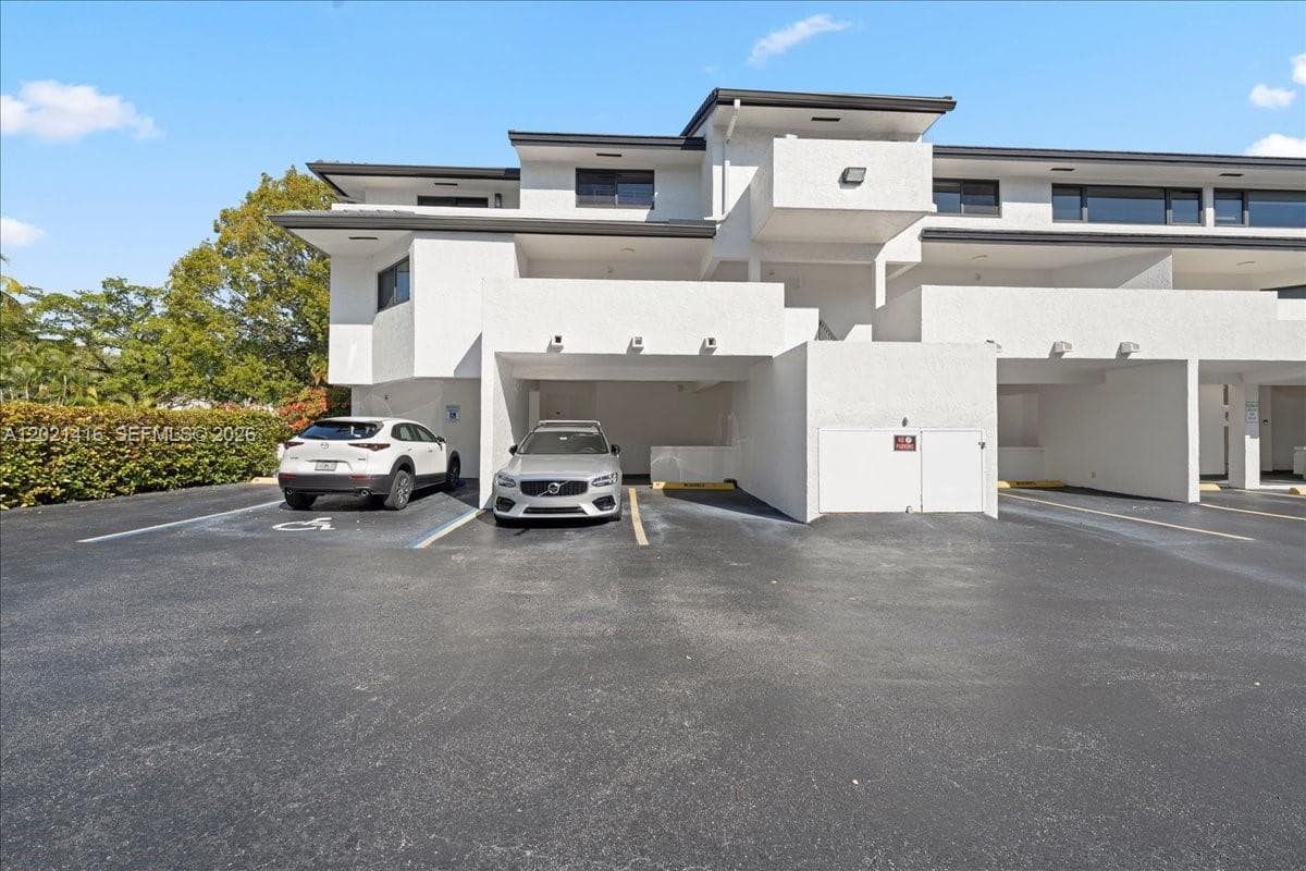 5750 Turin St # 207, Coral Gables FL 33146 photo 2