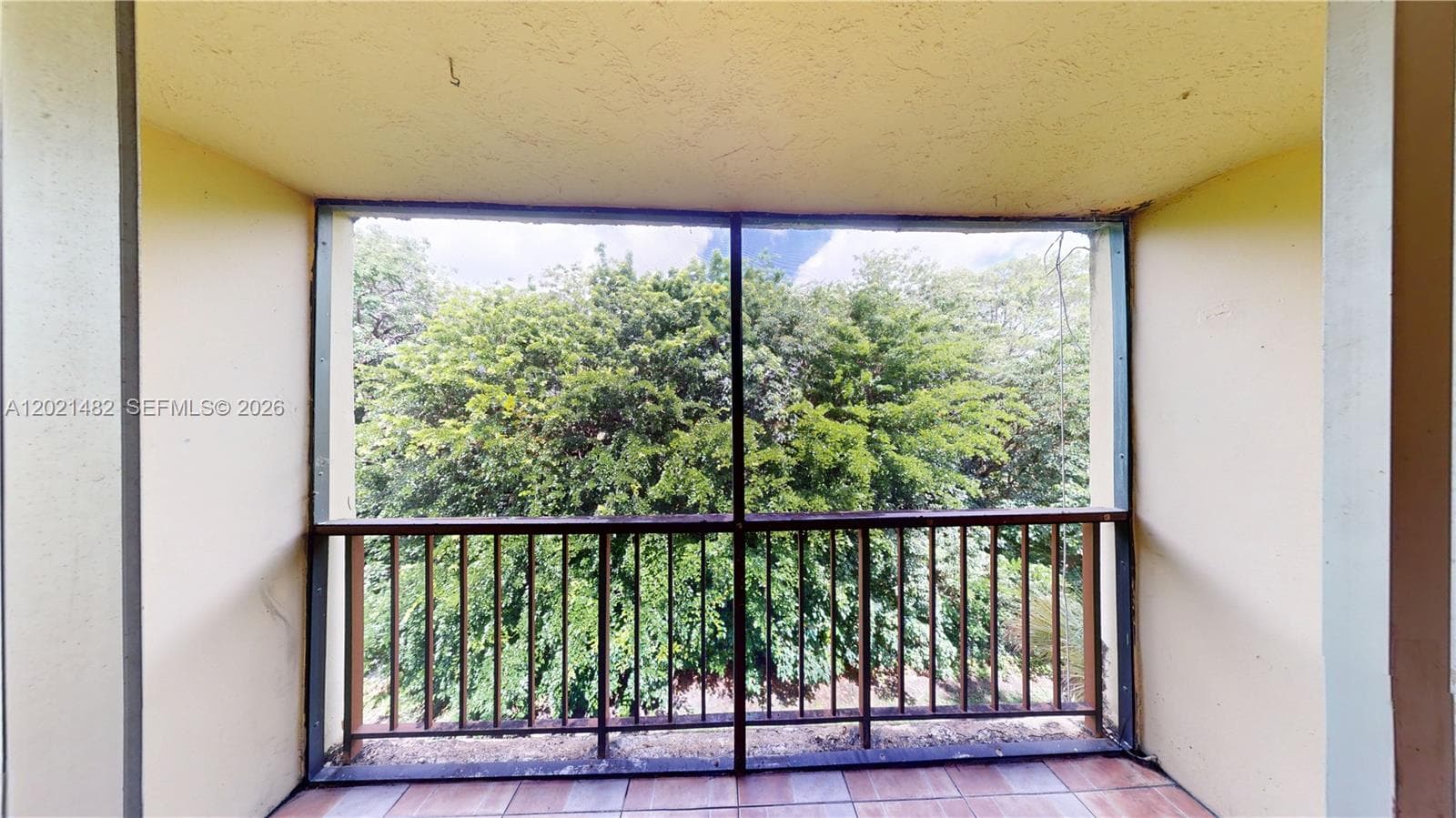 8860 Fontainebleau Blvd # 405, Miami, FL 33172 photo 4