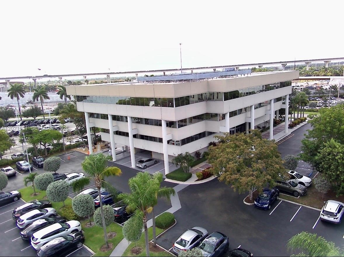290 NW 165th St # PH-5C, Miami FL 33169 photo 2