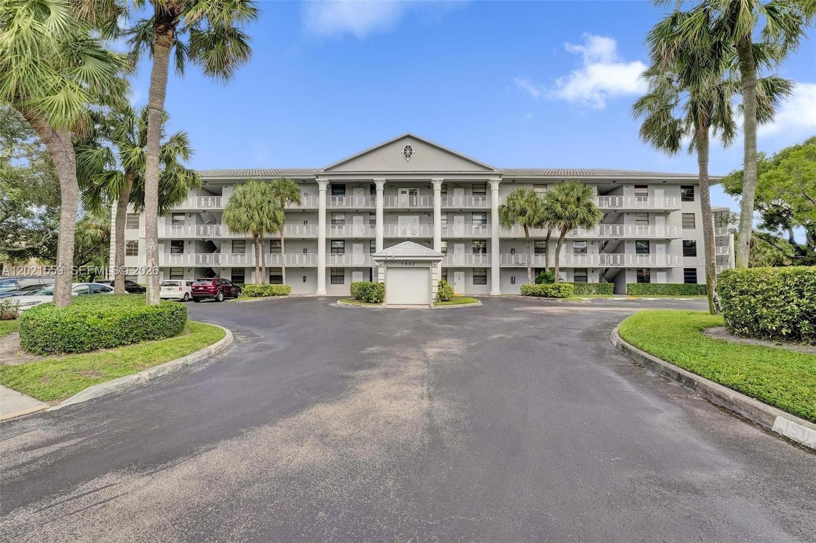 1502 Whitehall Dr # 305, Davie FL 33324 photo 2
