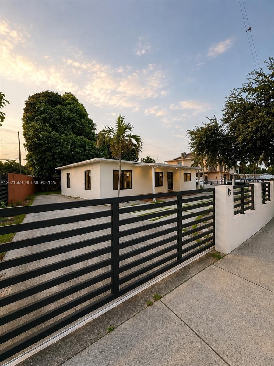 1120 E 6th Ct, Hialeah FL 33010 photo 3